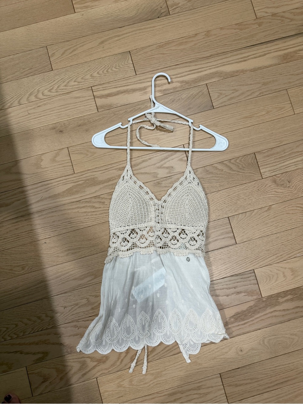 GUESS Grace Crochet Halter Eyelet Lace Backless Tank Top - Picture 2 of 3
